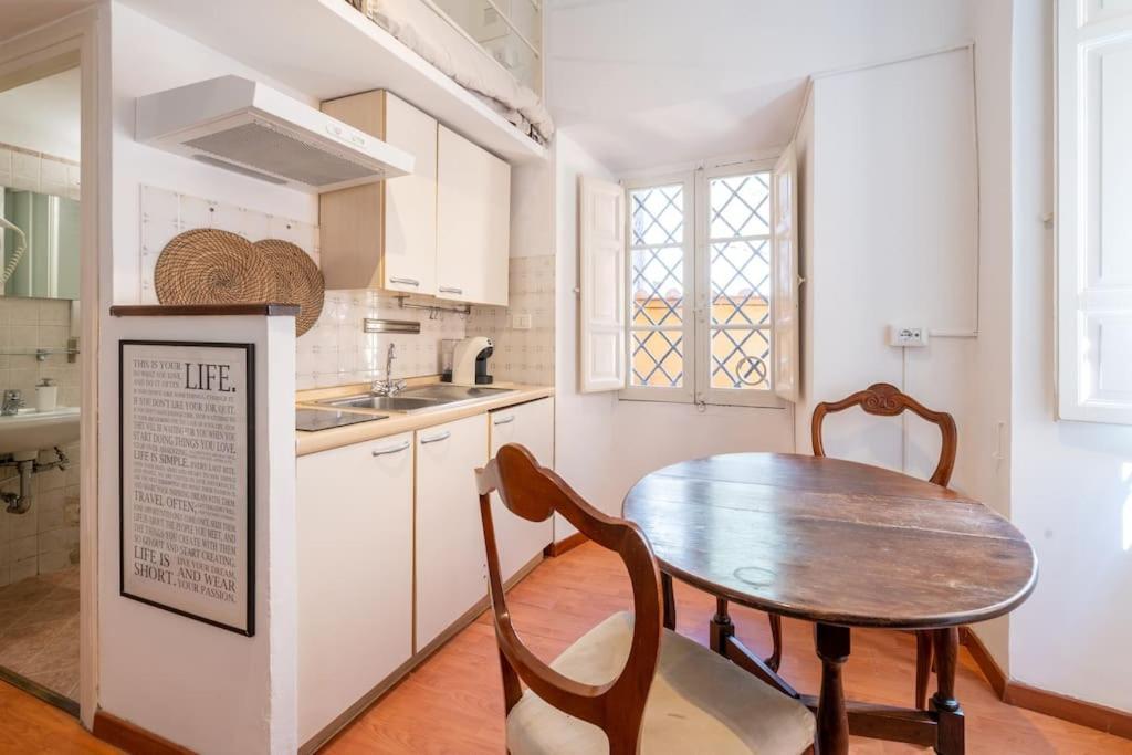 Tiny House Nel Cuore Di Roma Buitenkant foto